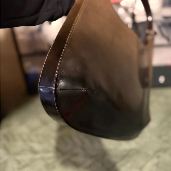 ๐ Salvatore Ferragamo Shoulder Bag - Picture 11 of 13